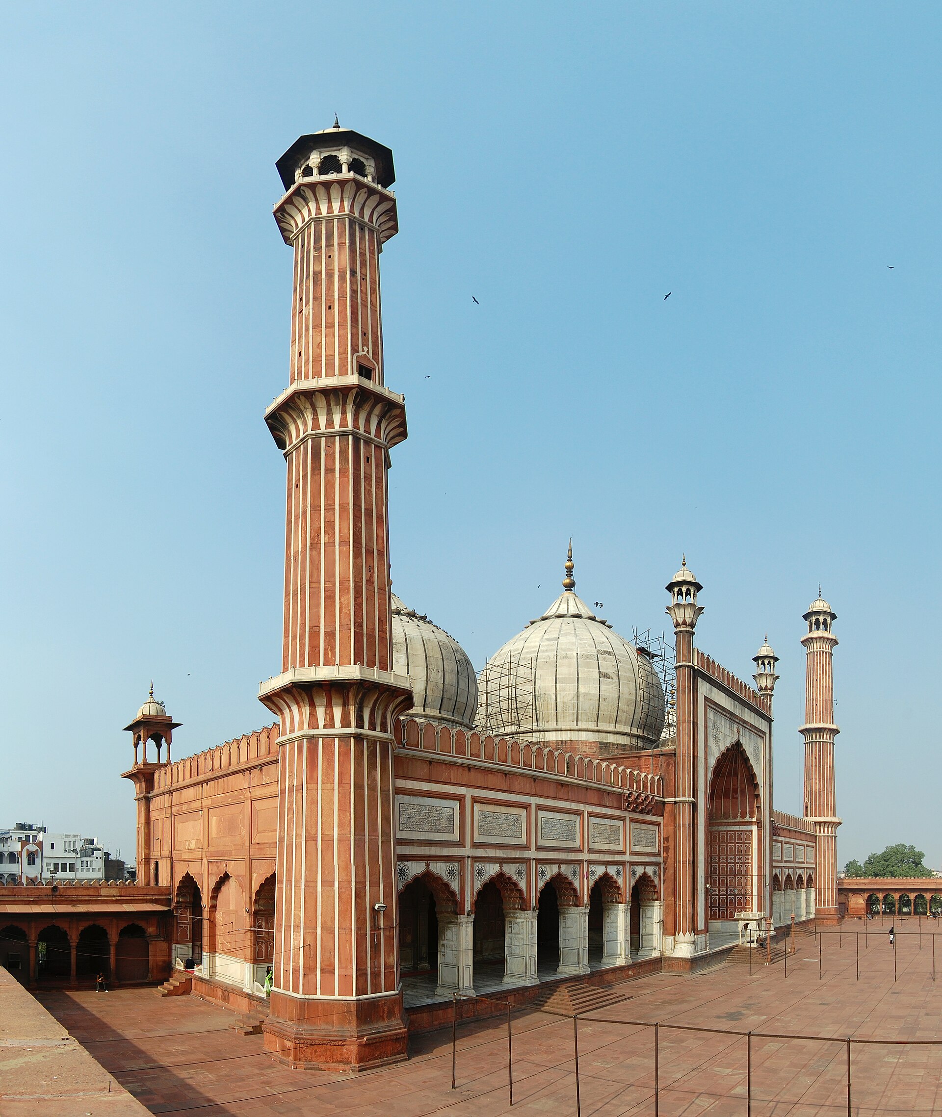 Delhi (DEL) — business corridor international hub airport, photo via Wikimedia Commons (Wikipedia summary image)