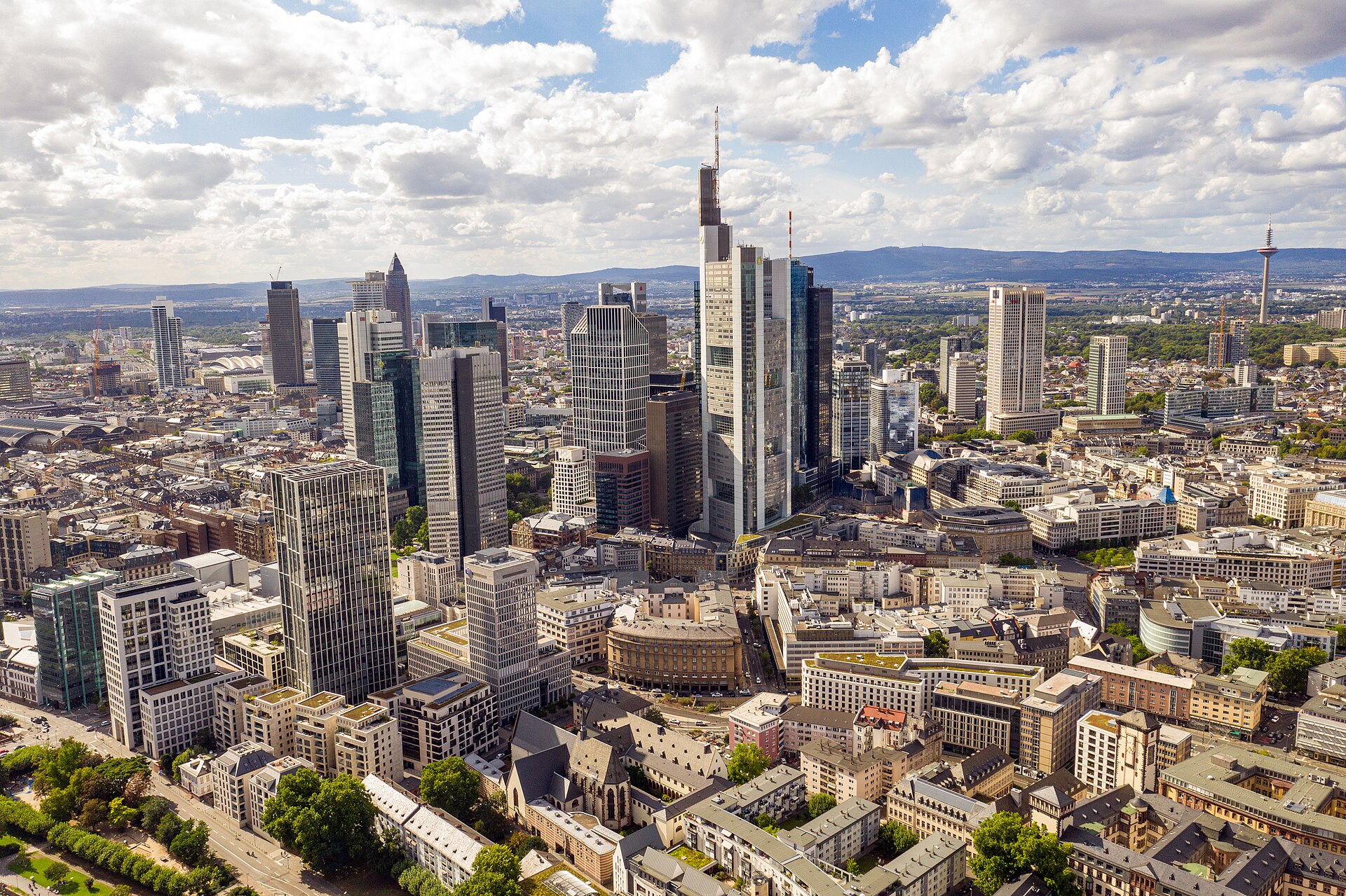 Frankfurt (FRA) — business corridor international hub airport, photo via Wikimedia Commons (media-list scan)